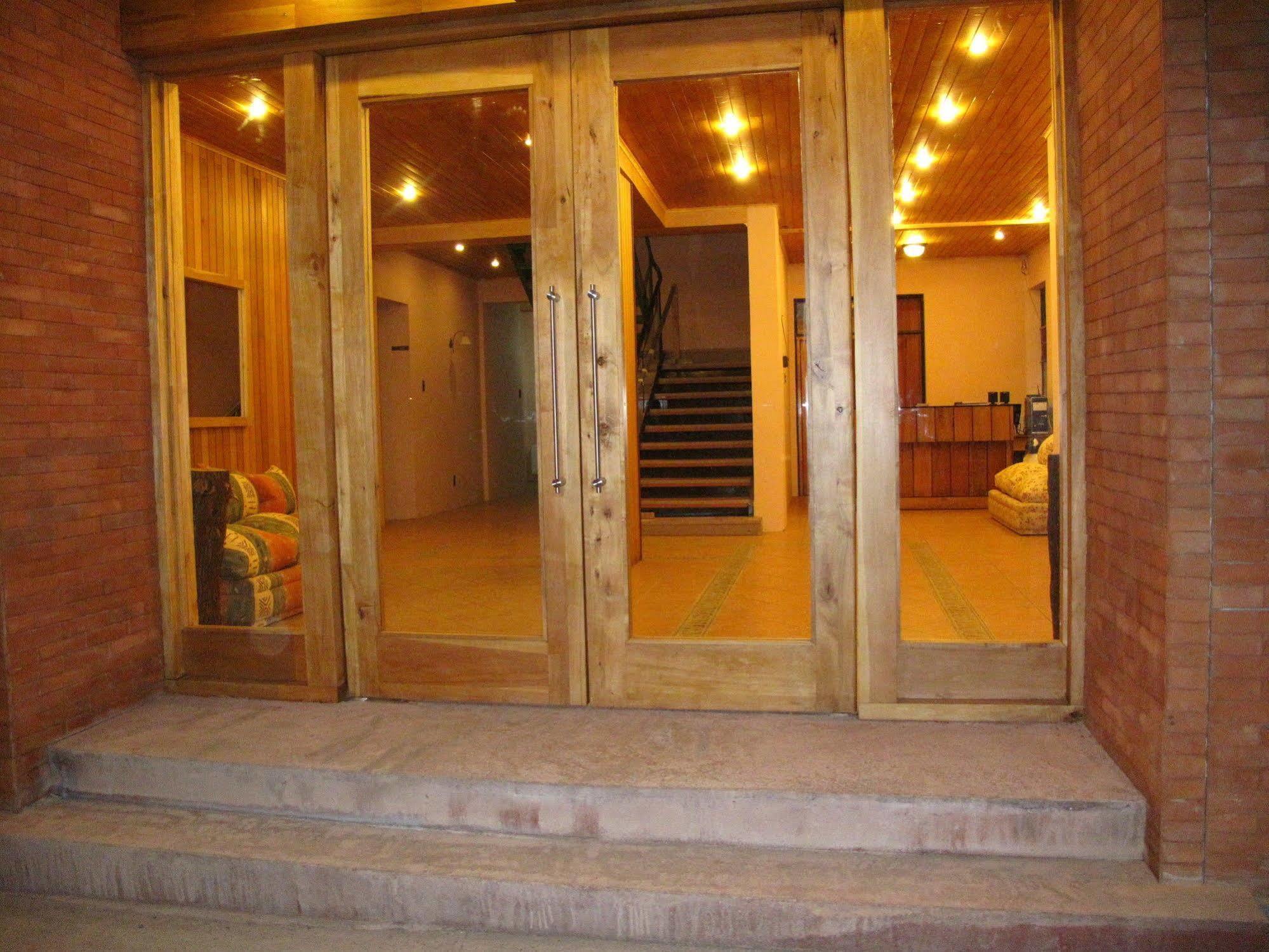 Hotel Saltos del Paine Puerto Natales Esterno foto
